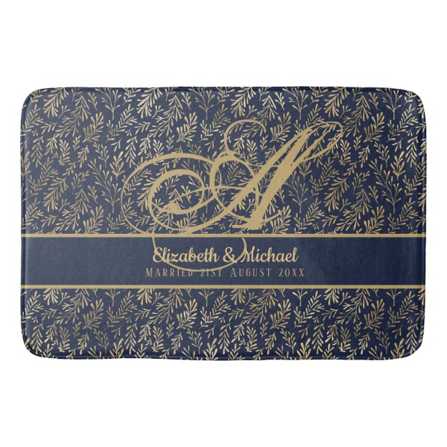 Monogram Navy Blue Guld Löv Newlyweds Bröllop Badrumsmatta (Framsidan)