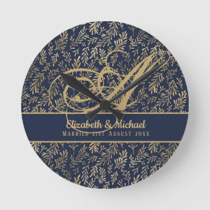 Monogram Navy Blue Guld Löv Newlyweds Bröllop Rund Klocka
