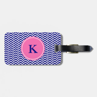 Monogram Navy Blue med Shock rosa Chevron Mönster Bagagebricka
