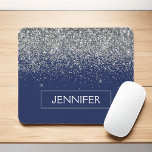 Monogram Navy Blue Silver Glam Glitter Musmatta<br><div class="desc">Elegant för silver och marinblå Faux Glitter Gnistra och Trendiget Modern Chic: lyxmonogrammed musslor. Monogrammet - lägg till ditt eget namn-anpassade muspekare kan uppdateras med ditt namn.</div>