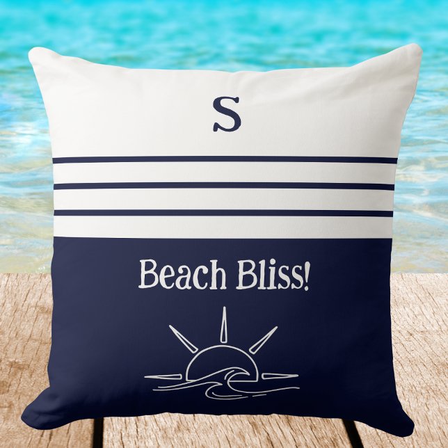 Monogram Navy Blue Stripes Nautical Beach House Kudde (Skapare uppladdad)