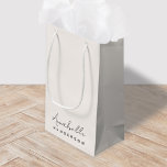 Monogram-Neutralt | Modern minimalistisk Snyggt<br><div class="desc">En enkel anpassningsbar i monogram med en modern,  handskriven manustypografi i snyggt parad med en blocktypografi i svart på en naturlig bakgrund av elfenben. Monogrammet namn kan lätt vara personlig för att göra en så unik design som du är! En personlig gåva eller medhjälp till tillfälle!</div>