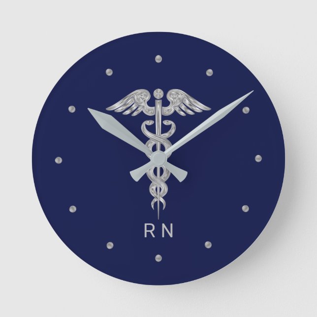 Monogram Nurse Silver Grått Caduceus på marinblått Rund Klocka (Framsida)