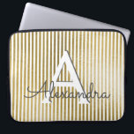 Monogram och första omgången av vitt och guldfärga laptop fodral<br><div class="desc">Vit och guldfärgad mogen Monogram och inledande Fodral. Fodral kan anpassas så att det omfattar ditt första och första namn.</div>