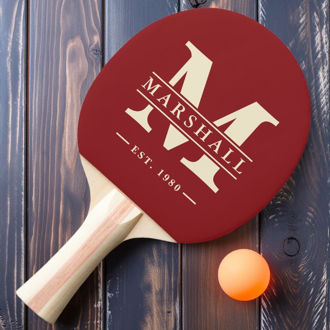 Monogram och namnöverlägg djup tranbärsfärg pingisracket (Skapare uppladdad)
