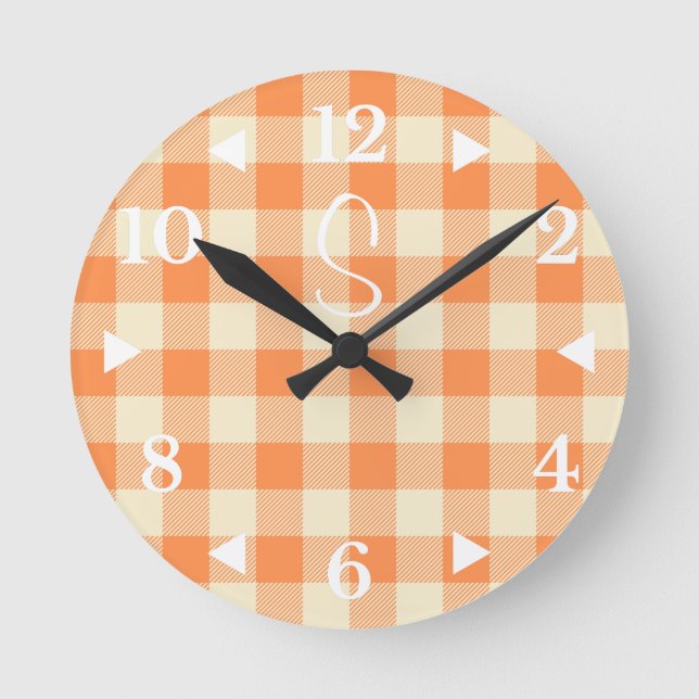 Monogram Orange Cream Play Farmhouse Rund Klocka (Framsida)