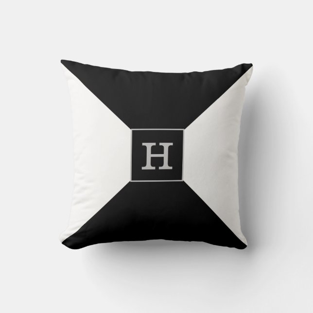 Monogram på svartvitt kudde (Framsida)