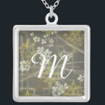 Monogram | Patenterad Blommar Gren I Silverpläterat Halsband<br><div class="desc">Blommigt</div>