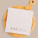 Monogram Personlig Rosa initialt och Namn Kökshandduk<br><div class="desc">Lägg till lite elegans i badrummet eller på stranddagen med vår minimalistiska Monogram-Personlig Pastel Rosa Towel. Med en mjuk bakgrund av pastellbakgrunden är den här lyxaktiga handduken försedd med en elegant monogramsstart och ditt eget namn i ett modernt teckensnitt. Perfekt för vardaglig använda, gym-sessioner eller bassäng-logaritmer kombinerar denna handduk stil...</div>