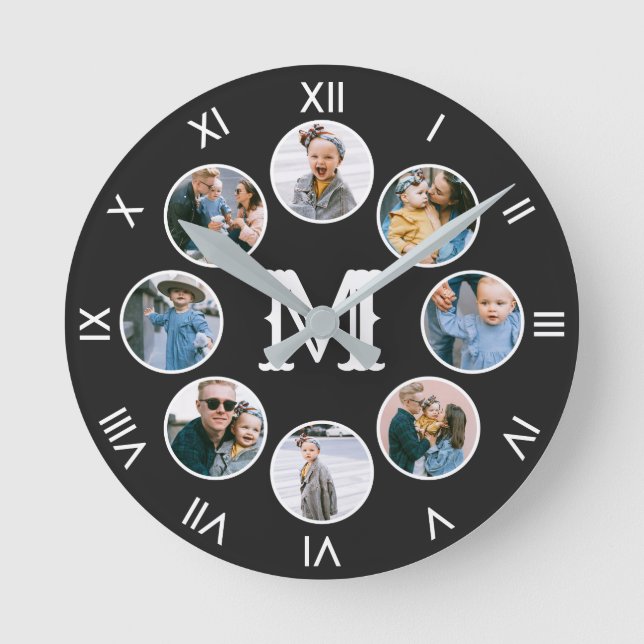 Monogram Photo Collage Roman Numbers Rund Klocka (Framsida)