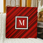 Monogram Red and Black Diagonal Rand Canvastryck<br><div class="desc">Ett snyggt rött och svart diagonalt mönster med ett vitt monogram i ett svart ram. Den här populära designen kan vara personlig om du redigerar monogrammet i textrutan eller tar bort utan text.</div>