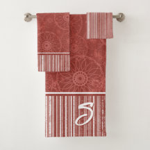 Monogram Red Boho Mönster och White Rand