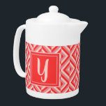 Monogram Red Three Tone Diamond Mönster<br><div class="desc">Värm ditt te i Monogram Red Three-Tone Diamond Mönster Tekanna. Den har en geometrisk diamant mönster i tre röda nyanser med en inledande ljusröd nyans mot en röd mörk. Anpassa den med ditt första. En underbar presentidé för snyggten te älskare i ditt liv.</div>