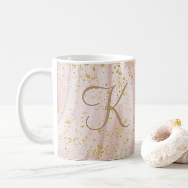 Monogram Rosa och vit Marble Swirl Guld Glitter Kaffemugg (Med munk)
