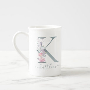 Monogram  Rosa Vattenfärgsfärgad Blommigt Brev K Benporslin Mugg