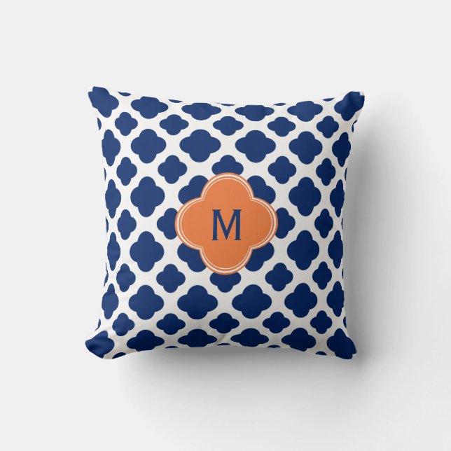 Monogram Royal Blue Quatrefoil Mönster med Orange Kudde (Framsida)
