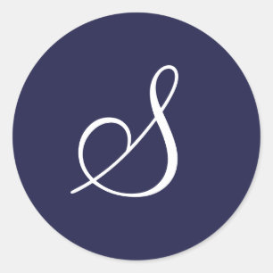 Monogram S, vit på marinblå, Runt Klistermärke