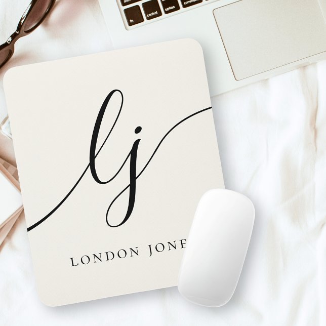 Monogram Script Calligraphy-Elegant Feminine Ivory Musmatta (Skapare uppladdad)