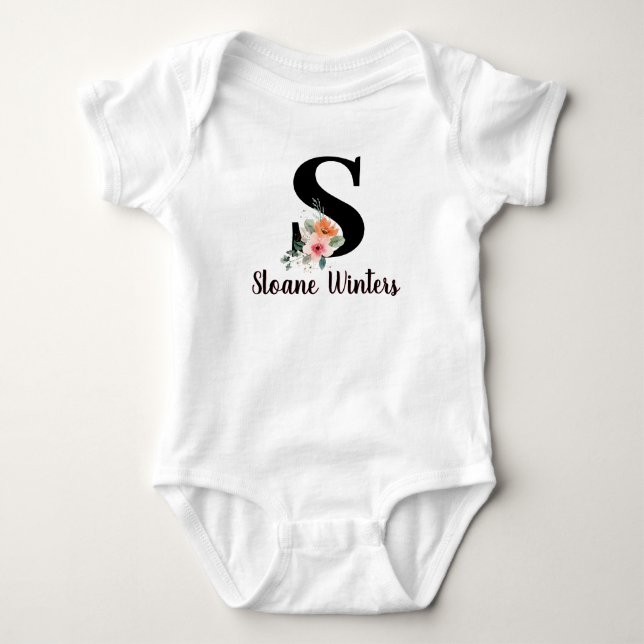 Monogram Skript Namn Rosa Blommig Anpassad Text  T Shirt (Framsida)