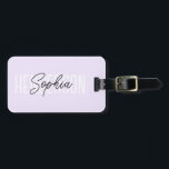 Monogram-skript Namnteckning Pastel Lila Bagagebricka<br><div class="desc">Teckensnittsduo med modern sans serif kombinerad med skript namnteckning.</div>