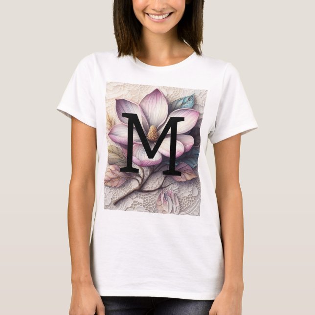 Monogram snöre blommigt rosa lila  magnolia-blomma t shirt (Framsida)