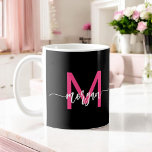 Monogram Snyggt Modern Shock rosa Black Kaffemugg<br><div class="desc">Sip i stil med vår Monogram Snyggt Modern Shock rosa Kaffe Mugg! Med en slimmad shock rosa är mugg personlig med ditt monogram i ett slimmat, modernt teckensnitt för chic och anpassningsbar. Perfekt för morgonkaffe eller te. Den kombinerar modernt estetik med vardaglig funktionalitet. Det är både mikrovågsugn och diskmaskin säker....</div>