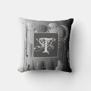 Monogram Steampunk Gradiant Grått w/Mandala Flower Kudde