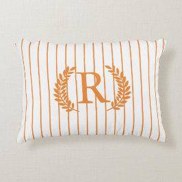Monogram Streck med Laurel Wandeans | ORANGE Prydnadskudde