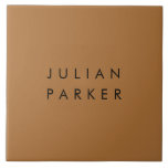 Monogram svart minimalistisk brun kakelplatta<br><div class="desc">Ett elegant och tidlöst monogram tar mittsteget mot en rik brun bakgrund och fångar upp minsta elegans i sin renaste form. Den svarta initialer:s sammanställning på den varma bakgrunden skapar en balanserad och framstående utformning som är perfekt för att tillföra en liten personlig förfining till alla inställningar.</div>