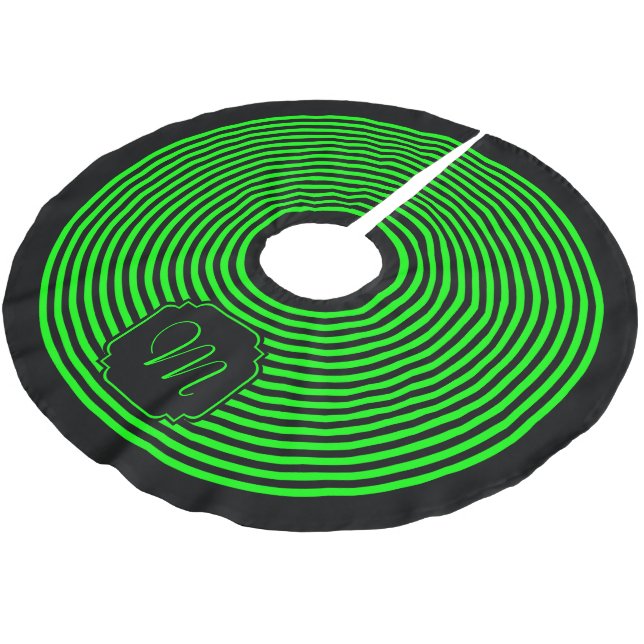 Monogram svart och limegrön randig julgransmatta borstad polyester (Vinklad)