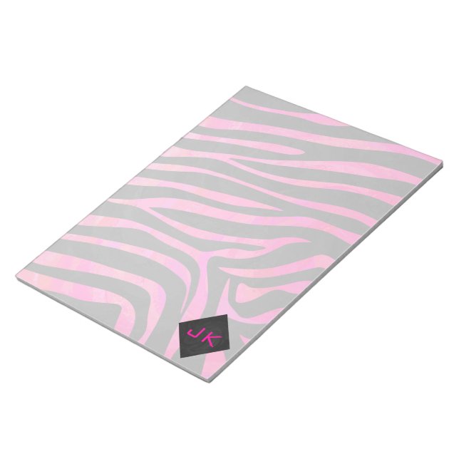 Monogram svart och varmt rosa zebradesign anteckningsblock (Vinklad)