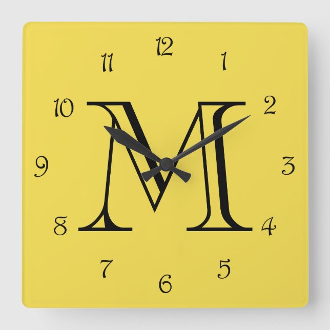 Monogram svart skriptnummer på Gult Clockcn Fyrkantig Klocka (Framsida)
