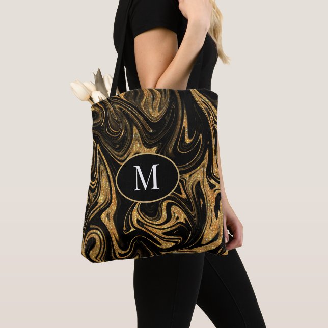 Monogram Tote Bag Guld Glitter mot svart bakgrund Tygkasse (Närbild)