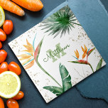 Monogram Tropical Handflatan Foliage Script Guld W Kakelplatta<br><div class="desc">Ta med lite tropisk gästfrihet i eleganten till ditt hem hela året när du användor den här chicen, den moderna anpassningsbarna, keramiskt plattan i monogram. Fläktande, sofistikerade, färgstarka, tropiska vattenfärgfåglar av paradisblommor, faux guld glitter och kalligrafi av personlig med ett fet monogram initialt, täcker över en chic, mjölkvit bakgrund. Anpassa...</div>
