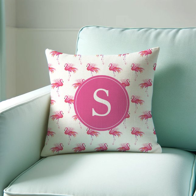 Monogram Tropical Rosa Flamingo Pattern Kudde (Personalized gifts for her monogrammed pink flamingo pillow. Watercolor art by Victoria Grigaliunas)