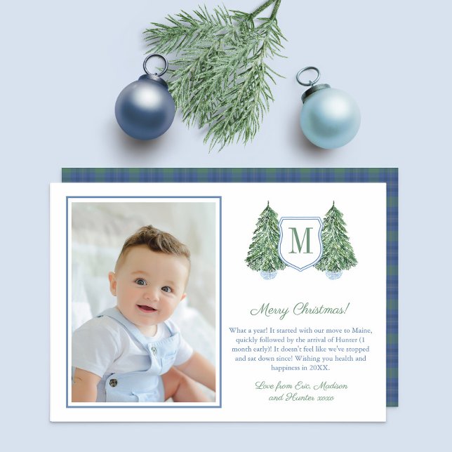 Monogram Vapensköld Julgran Glad helg Foto Julkort (Minimalist Christmas Tree in Blue And White planter, monogram and family picture, Tartan reverse.)