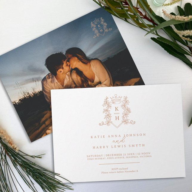 Monogram vapensköld krona ro guld vit inbjudningar (Skapare uppladdad)