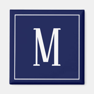 Monogram vit på marinblå fyrkantig magnet