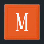 Monogram Vit på Orangens kvadratstreck Magnet<br><div class="desc">En kvadratisk magnet med ett vitt monogram på en ljus orange bakgrund. Anpassa magneten med egna initialer eller initialer,  färg,  bland andra alternativ.</div>