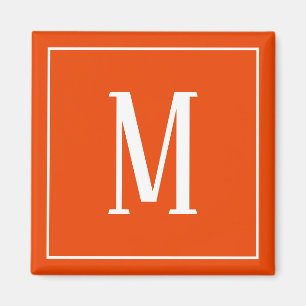 Monogram Vit på Orangens kvadratstreck Magnet