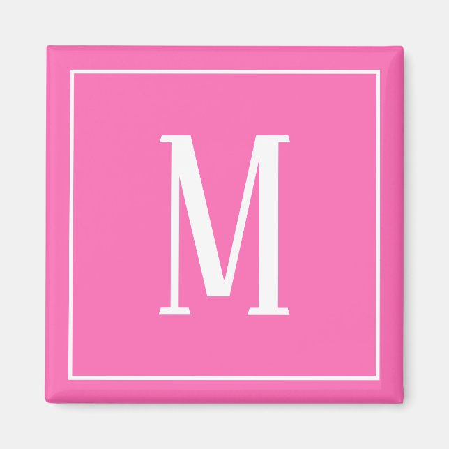 Monogram vit på rosa fyrkantig magnet (Framsidan)
