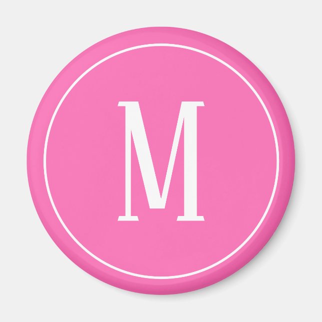Monogram vit på rosa rund magnet (Framsidan)