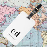 Monogram vit svart namn initialer elegant bagagebricka<br><div class="desc">En vit bakgrund i klassisk chic. Anpassa och lägg till det skrivna initialer-blocket brev och ditt namn i svart. Modern,  trendig och enkel.</div>