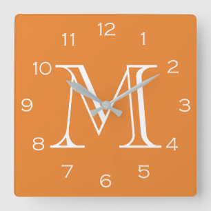 Monogram vita tal på Orange, wccn Fyrkantig Klocka