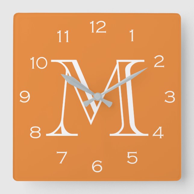 Monogram vita tal på Orange, wccn Fyrkantig Klocka (Framsida)