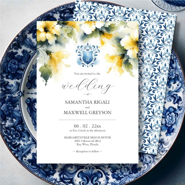 Monogram Watercolor Blue och Gult Bröllop Inbjudningar (Elegant wedding invitations feature watercolor blue crest with yellow hibiscus flowers)