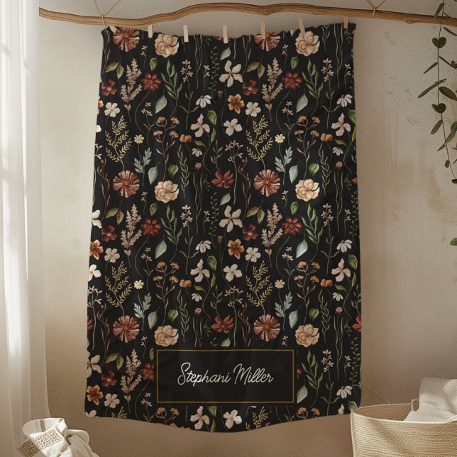 Monogram Watercolor Wildflower Floral Botanical Fleecefilt (In situ)