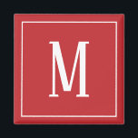 Monogram White på Mörk Red Square Magnet<br><div class="desc">En kvadratisk magnet med ett vitt monogram på en röd mörk. Anpassa magneten med egna initialer eller initialer,  färg,  bland andra alternativ.</div>