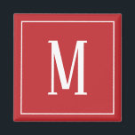 Monogram White på Mörk Red Square Magnet<br><div class="desc">En kvadratisk magnet med ett vitt monogram på en röd mörk. Anpassa magneten med egna initialer eller initialer,  färg,  bland andra alternativ.</div>
