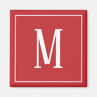 Monogram White på Mörk Red Square Magnet
